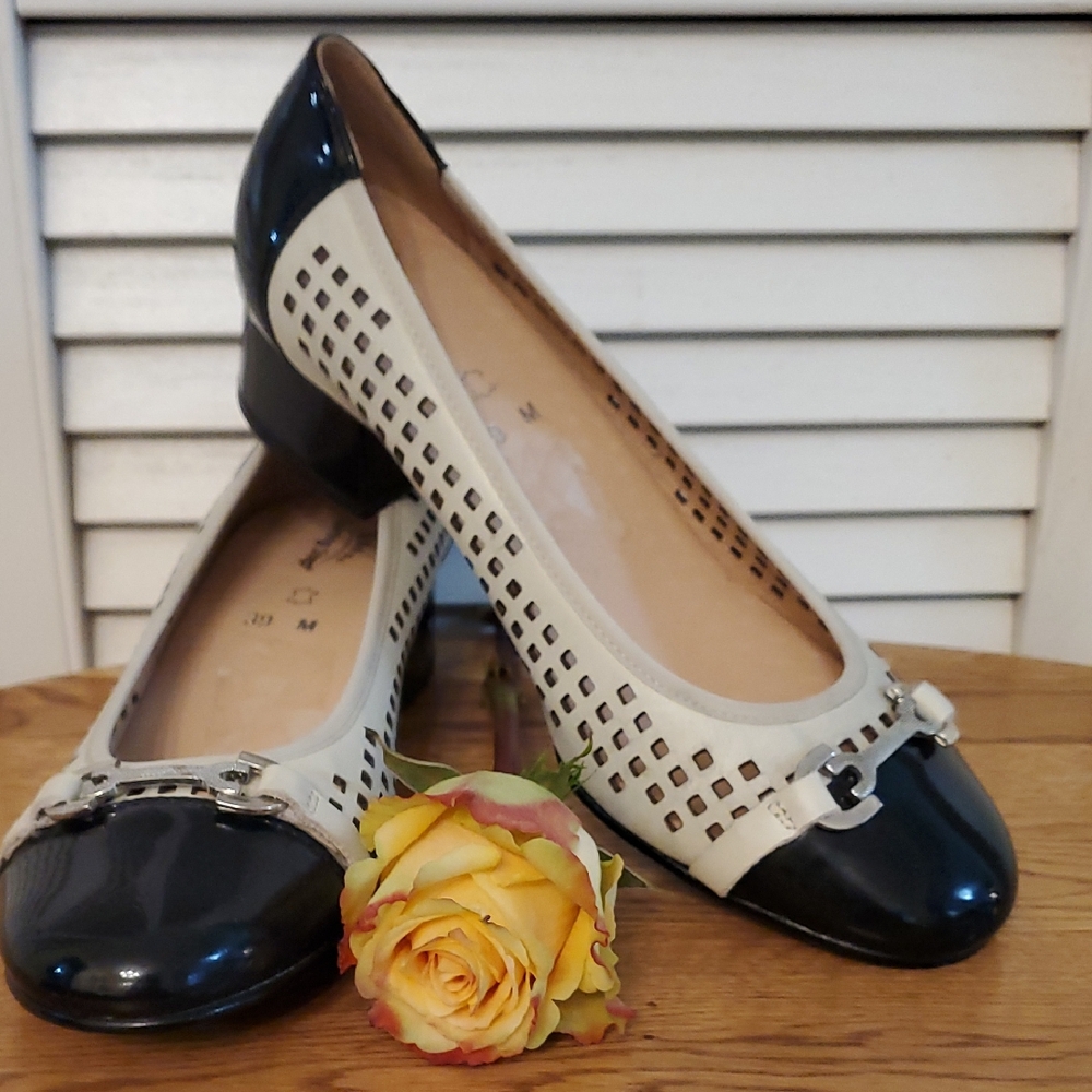 Spring Step "Coco" Mary Janes Patent Leather Toe Caps, Size 39 M (8.5)